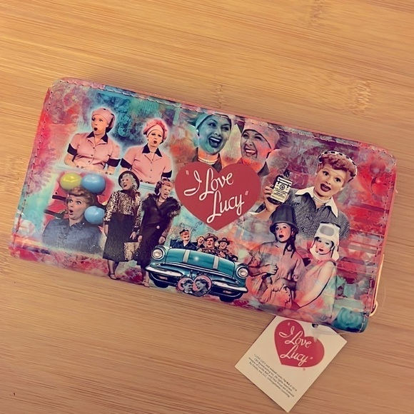 Brand New "I Love Lucy" Best Friends Graphic Colorful Wristlet Zip Around Wallet - Picture 2 of 15
